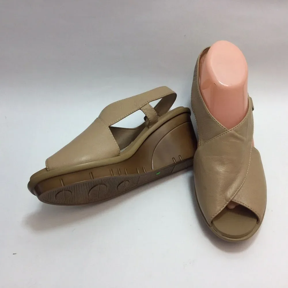 White Mountain‎ Wedge Heel Shoes beige 9.5 M Leather Lpper Barbershop Womans